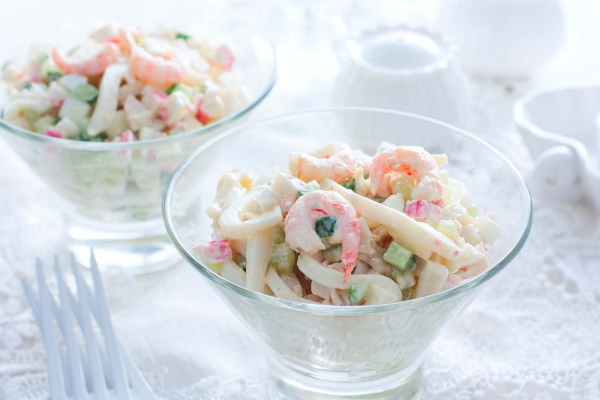 Салаты из креветок простые и вкусные с яйцом, огурцом, помидором, ананасом