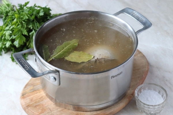Салат из печени свиной. Рецепты с огурцом, морковью, луком, грибами, морковкой