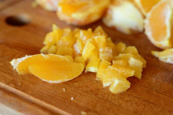 Салаты из яблока и моркови, яйца, сыра, капусты, свеклы, курицы, сельдерея, изюма пошагово