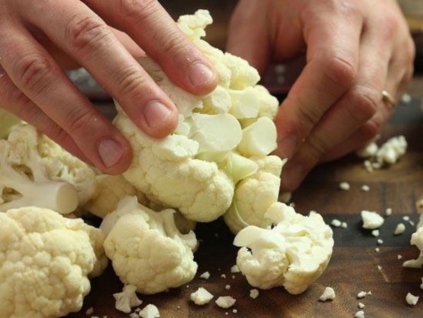 Салат с цветной капустой. Рецепты с помидорами, курицей, крабовыми палочками, апельсинами, брокколи