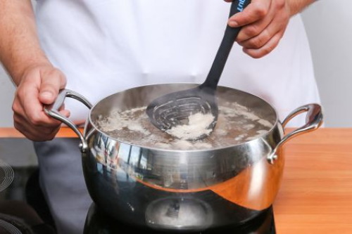 Салат с яблоком и курицей, сыром, яйцом, сельдереем, ананасом, перцем, киви, морковкой. Рецепты пошагово