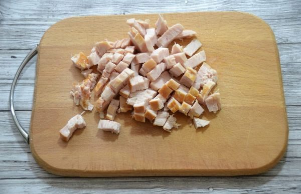 Салаты с жареной картошкой соломкой. Рецепты с курицей, огурцом, ветчиной, морковкой, свеклой, грибами