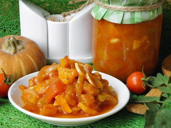 Салаты из тыквы. Рецепты быстро и вкусно на зиму, с редькой, свеклой, мясом, рукколой, курицей, грушей