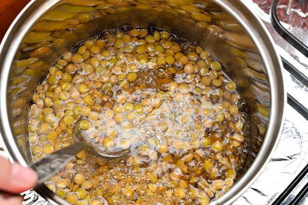 Суп из чечевицы с курицей. Рецепт в мультиварке, кастрюле с помидорами, грибами, картошкой, овощами, сельдереем