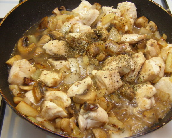 Тарталетки с курицей и ананасом. Рецепты с орехами, чесноком, помидорами, кукурузой, под сыром