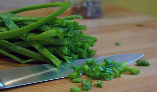 Заливной пирог с картошкой и курицей. Рецепт в духовке, мультиварке на кефире, майонезе, молоке, сметане. Фото пошагово