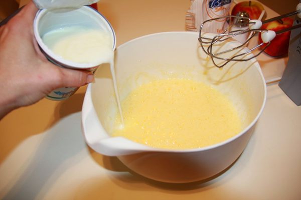 Заливной пирог с курицей на кефире, сметане, майонезе. Рецепты