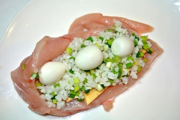 Фаршированная куриная грудка в духовке, мультиварке, на сковороде. Рецепты в беконе, с сыром, грибами, овощами, ветчиной