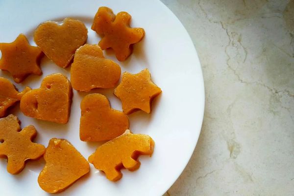 Конфеты домашнего приготовления. Рецепты из сухофруктов, орехов, смеси Малютка, сухого молока, тыквы, фиников, чечевицы