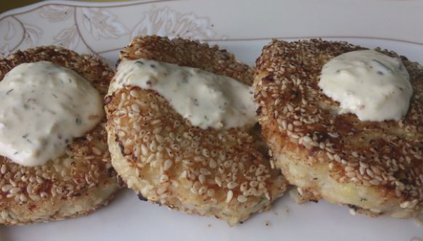 Котлеты из кальмара. Рецепт вкусно в духовке, на пару сковороде, простые, вкусные, постные с овощами, манкой, сыром, рисом