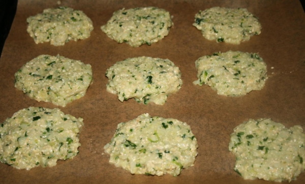 Котлеты из кальмара. Рецепт вкусно в духовке, на пару сковороде, простые, вкусные, постные с овощами, манкой, сыром, рисом