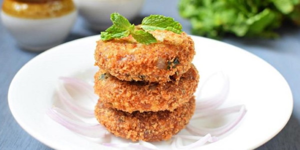 Котлеты из кальмара. Рецепт вкусно в духовке, на пару сковороде, простые, вкусные, постные с овощами, манкой, сыром, рисом