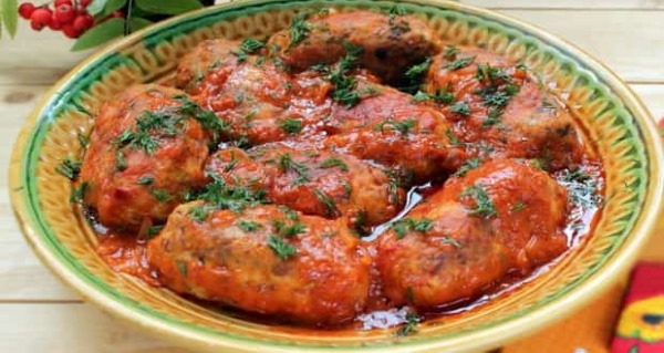 Котлеты с подливкой в духовке. Рецепт пошаговый, сочные рыбные, мясные из фарша в томатном, сметанном, сливочном соусе