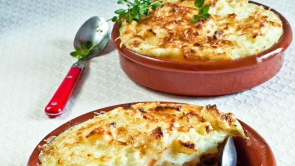 Мясо по-французски из фарша в духовке. Рецепты с картошкой, помидорами, сыром, грибами пошагово