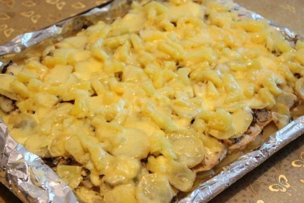 Мясо по-французски из фарша в духовке. Рецепты с картошкой, помидорами, сыром, грибами пошагово