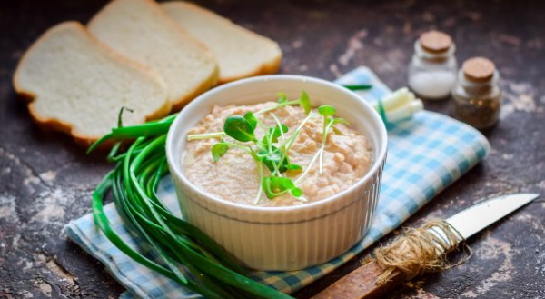 Паштет из тунца консервированного. Рецепты с яйцом, сыром, помидорами, авокадо, творогом, диетические