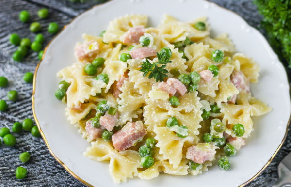 Паста с ветчиной и сыром, сливками, в сливочном соусе. Рецепты с фото пошагово