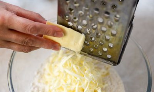 Печенье из сметаны. Рецепт в духовке, мультипекаре, мультиварке с вареньем, творогом, мармеладом, маргарином, яблоками. Фото пошагово