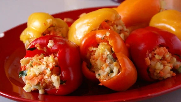 Перец фаршированный овощами, мясом, грибами. Рецепты вегетарианские, диетические, запеченный, ленивый
