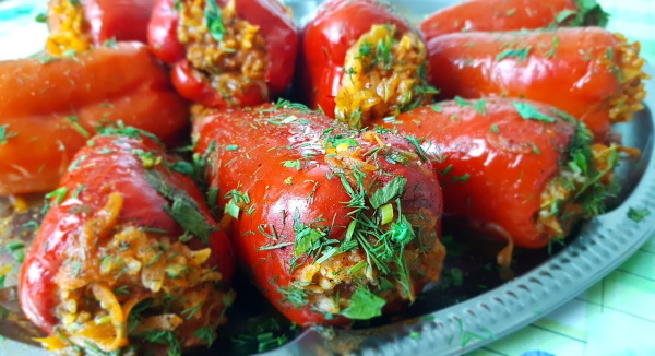 Перец фаршированный овощами, мясом, грибами. Рецепты вегетарианские, диетические, запеченный, ленивый