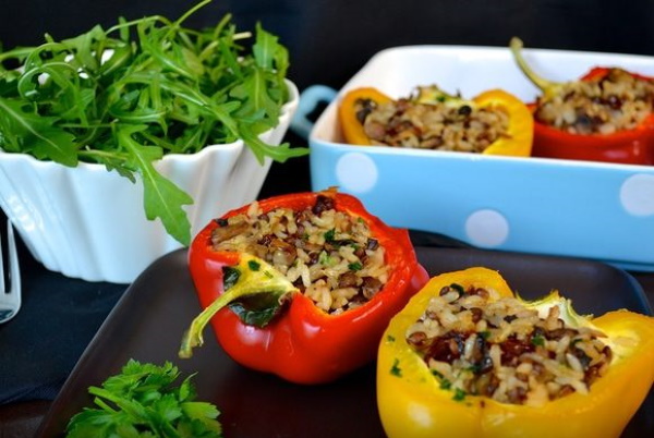 Перец фаршированный овощами, мясом, грибами. Рецепты вегетарианские, диетические, запеченный, ленивый