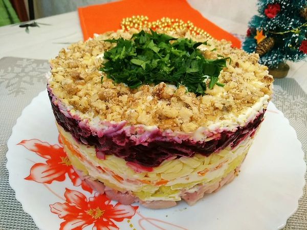 Салат Генеральский. Классический рецепт с говядиной, курицей на зиму, редькой, яблоком, морковью, свеклой