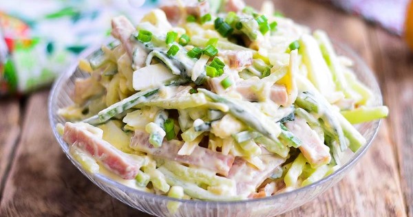 салат слоеный с ветчиной и сыром и огурцами. Смотреть фото салат слоеный с ветчиной и сыром и огурцами. Смотреть картинку салат слоеный с ветчиной и сыром и огурцами. Картинка про салат слоеный с ветчиной и сыром и огурцами. Фото салат слоеный с ветчиной и сыром и огурцами