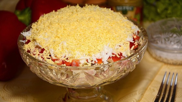 салат слоеный с ветчиной и сыром и огурцами. Смотреть фото салат слоеный с ветчиной и сыром и огурцами. Смотреть картинку салат слоеный с ветчиной и сыром и огурцами. Картинка про салат слоеный с ветчиной и сыром и огурцами. Фото салат слоеный с ветчиной и сыром и огурцами