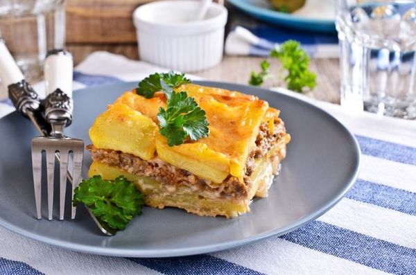 Запеканка картофельная в мультиварке. Рецепт простой, вкусный с фаршем, мясом, курицей, грибами, сыром, сосисками