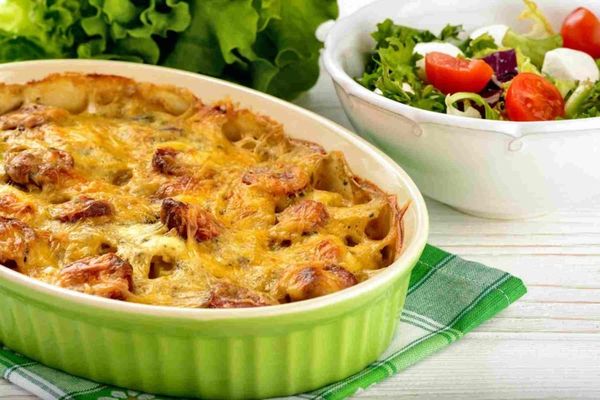 Запеканка картофельная в мультиварке. Рецепт простой, вкусный с фаршем, мясом, курицей, грибами, сыром, сосисками