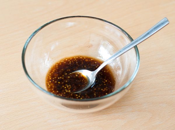 Буженина из говядины в домашних условиях вкусная, сочная. Рецепт в духовке, мультиварке в фольге, рукаве с черносливом, морковью, чесноком, горчицей