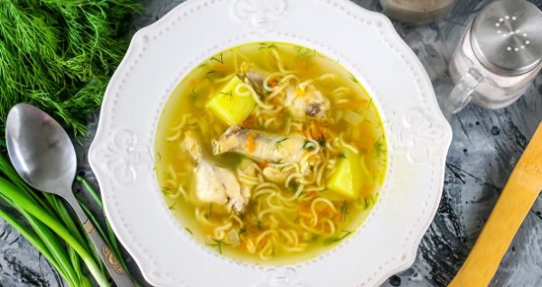 Что приготовить на первое блюдо из свинины, курицы, говядины быстро, недорого. Рецепты