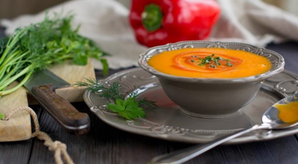 Что приготовить на первое блюдо из свинины, курицы, говядины быстро, недорого. Рецепты