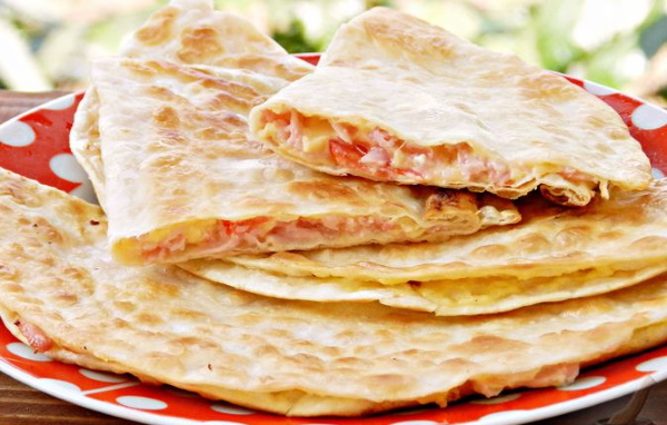 Фаршированный лаваш: начинки, рецепты простые и вкусные на сковороде