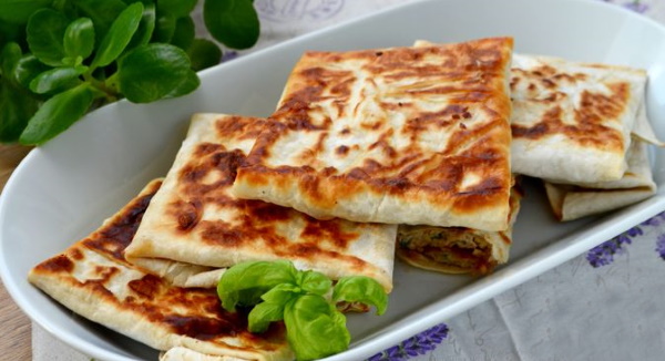 Фаршированный лаваш: начинки, рецепты простые и вкусные на сковороде