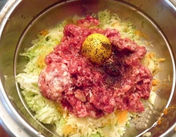 Капустные котлеты с фаршем. Рецепт в духовке, на сковороде с манкой, рисом, сыром, грибами