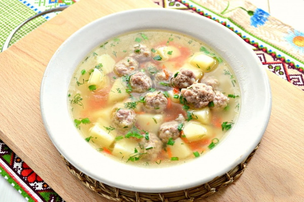 Картофельный суп. Рецепт классический с фрикадельками, курицей, мясом, грибами, сыром, тушенкой