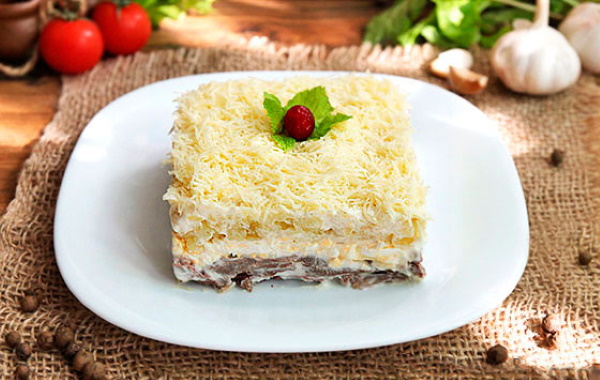 салат из говядины отварной с солеными огурцами и картофелем. Смотреть фото салат из говядины отварной с солеными огурцами и картофелем. Смотреть картинку салат из говядины отварной с солеными огурцами и картофелем. Картинка про салат из говядины отварной с солеными огурцами и картофелем. Фото салат из говядины отварной с солеными огурцами и картофелем