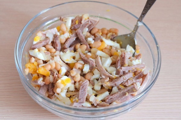 салат из говядины отварной с солеными огурцами и картофелем. Смотреть фото салат из говядины отварной с солеными огурцами и картофелем. Смотреть картинку салат из говядины отварной с солеными огурцами и картофелем. Картинка про салат из говядины отварной с солеными огурцами и картофелем. Фото салат из говядины отварной с солеными огурцами и картофелем