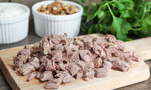 салат из говядины отварной с солеными огурцами и картофелем. Смотреть фото салат из говядины отварной с солеными огурцами и картофелем. Смотреть картинку салат из говядины отварной с солеными огурцами и картофелем. Картинка про салат из говядины отварной с солеными огурцами и картофелем. Фото салат из говядины отварной с солеными огурцами и картофелем