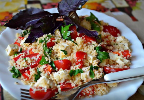 Салат из кускуса. Рецепты с овощами, помидорами, красным луком, огурцом