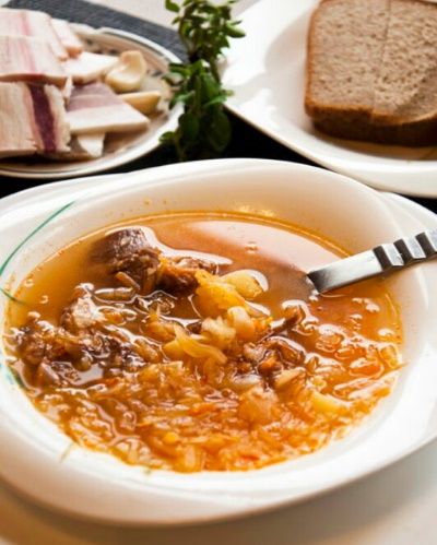 Суп из квашеной капусты. Рецепты в мультиварке, горшочке с мясом, курицей, грибами, тушенкой, постного