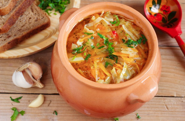Суп из квашеной капусты. Рецепты в мультиварке, горшочке с мясом, курицей, грибами, тушенкой, постного