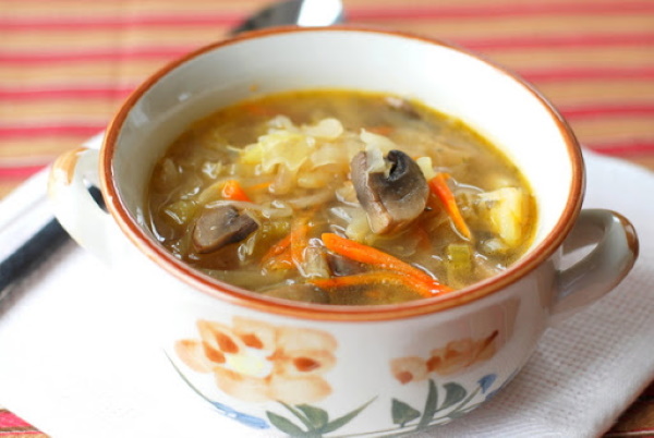 Суп из квашеной капусты. Рецепты в мультиварке, горшочке с мясом, курицей, грибами, тушенкой, постного