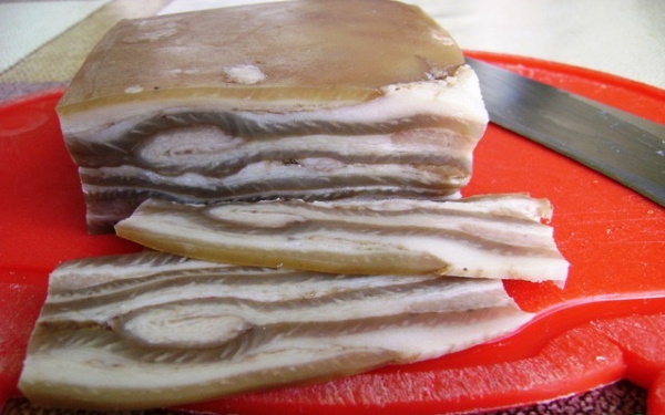 Свиные шкурки. Как приготовить по-корейски, прессованные, рецепты с чесноком, салом, кабачками, картошкой
