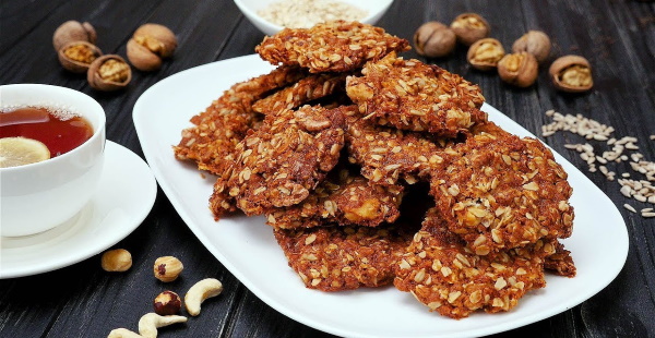 Выпечка с орехами грецкими. Рецепты простые в мультиварке, духовке
