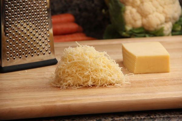 Запеканка из макарон с сосисками в духовке, мультиварке. Рецепты с яйцом и сыром, помидорами