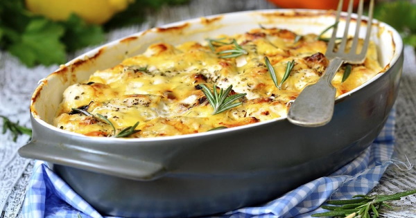 Запеканка картофельная с рыбой в духовке, мультиварке, на сковородке. Рецепты со сметаной, молоком, яйцом, грибами