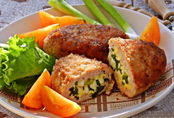 Зразы мясные с яйцом. Рецепт в духовке, мультиварке, на сковороде пошаговый с сыром, грибами, луком, подливкой
