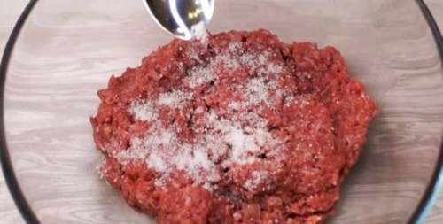 Драники с сыром и картошкой. Рецепт на сковороде, в духовке с колбасой, ветчиной, грибами, кабачками